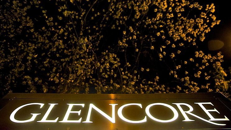 Schriftzug am Glencore-Hauptsitz in Baar ZG.