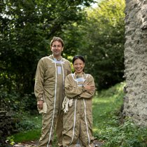 Daniel Meyer und Marie So imkern selber. Geschäftlich setzen sie auf Propolis, einen Stoff, mit dem die Bienen ihre Stöcke abdichten. Er schützt das Immunsystem.