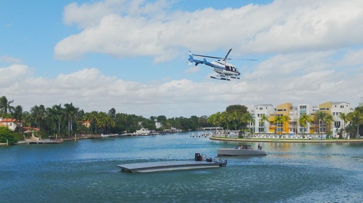 In Miami ermöglichen schwimmende Hubschrauberlandeplätze den Weg von der Haustür direkt zum Anlegeplatz. LUXHUNTERS PRODUCTIONS/NANCY BATCHELOR