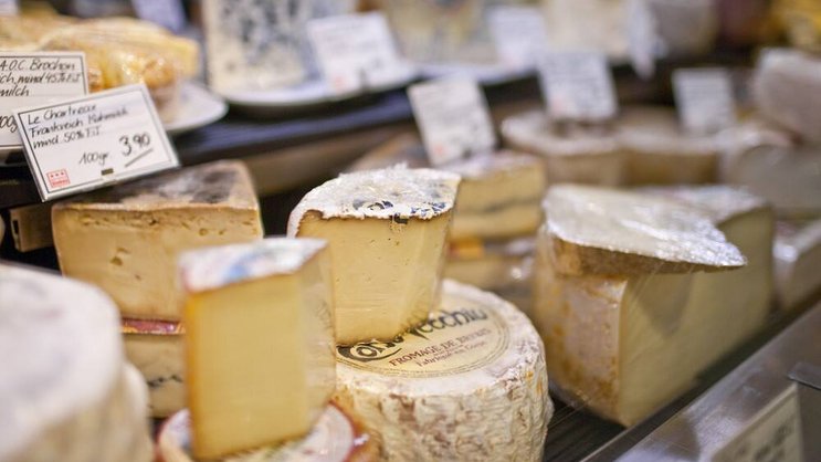 Käse: Für die Kundschaft sucht Richard Kägi weltweit nach Qualitätsprodukten. Keystone