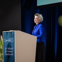 Auch in diesem Jahr wird das Forum von Carmen Walker Späh eröffnet.