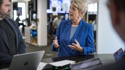 FDP-Bundesrätin Karin Keller-Sutter besuchte am Montag den Newsroom von Blick in Zürich.