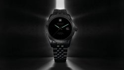 Die Dark Night von Hanova: Eine Uhr, welche die Dunkelheit zelebriert.