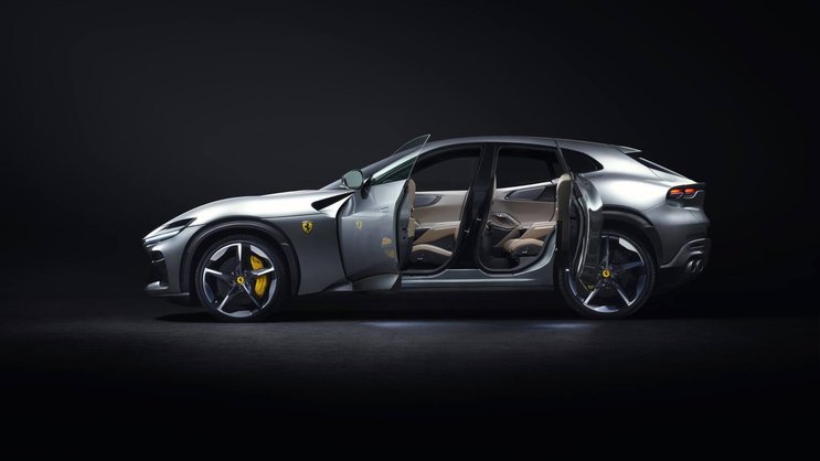Der Ferrari Purosangue hat vier Türen. Dank des bärenstarken 12-Zylindermotors ist der Wagen aber ein Sportwagen.