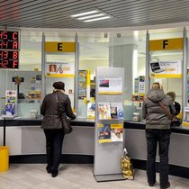 Poststellen: Die Post will bis 2020 das Filialnetz von 1400 auf 800 bis 900 senken.