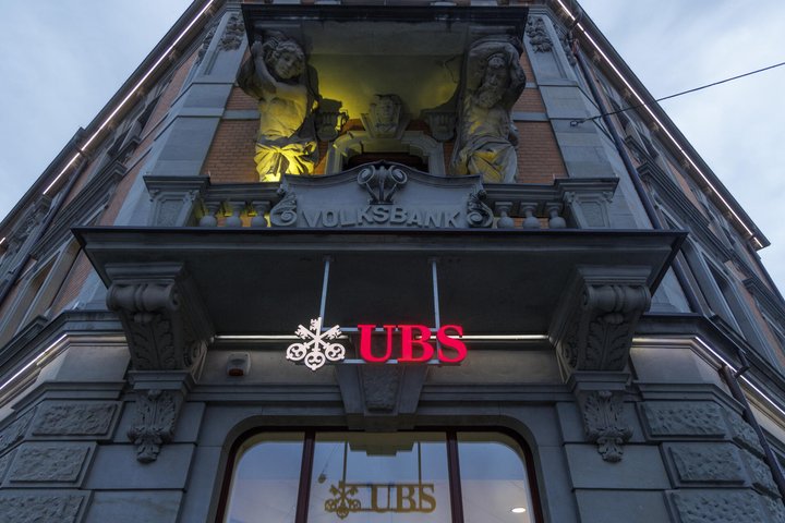 Foto: Sven Thomann, 24.9.2026, Uster (ZH): Filiale der Bank UBS in Uster. Sie ist im Gebäude der ehemaligen Volksbank untergebracht. SymbolbildRMS