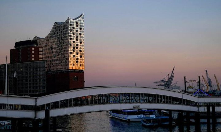 elbphil_brucke.jpg