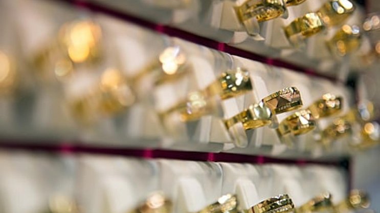 Inder kaufen Gold-Schmuck für Hochzeiten, Feste oder auch Geburtstage.