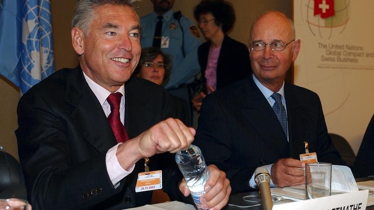 Foto aus guten alten Tagen: Peter Brabeck und Klaus Schwab 2002 bei einer Konferenz in Genf.
