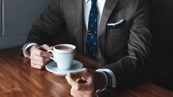 Anzugträger: Nicht jeder kann eine Firma auf die Beine stellen.  Unsplash