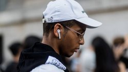 AirPods: Die Bluetooth-Kopfhörer von Apple sollen kommendes Jahr ausgebaut werden.