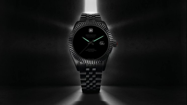Die Dark Night von Hanova: Eine Uhr, welche die Dunkelheit zelebriert.