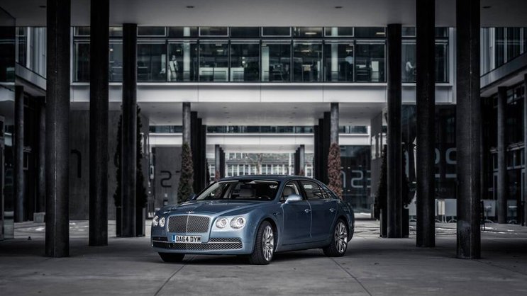 Bentley Flying Spur W12: Ein Statement mit 5,3 Metern Aussenlänge. Holger Salach