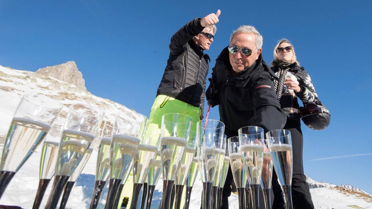 Bernhard Russi (links), Samih Sawiris (Mitte) und Dominique Rinderknecht (rechts): Die Aktien von Orascom, der Firma von Samih Sawiris, gehören zu den Top-Performern seit Jahresbeginn.