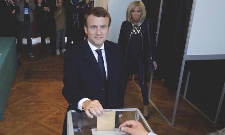 macron_5.jpg