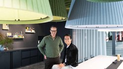 Impact-Acoustic-Gründer Sven Erni (links) und Jeffrey Ibañez: Licht ein, Lärm aus.