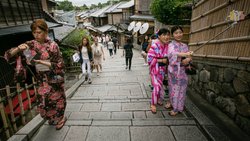 Touristen in Kyoto: Japaner lieben den Online-Dienst Instagram.