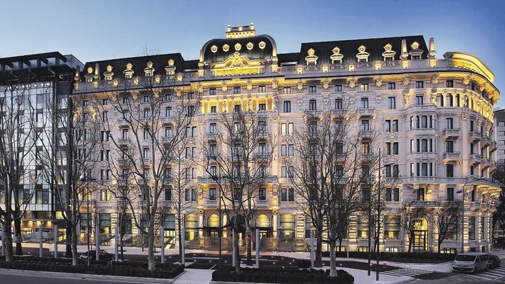 09_39_hotel.jpg