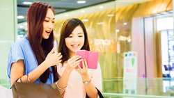 China: Noch kaufen reiche Chinesen selten online.  NicolasMcComber/ Getty Images
