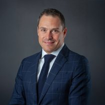 Philippe Amarante ist Head of Government Advisory von Henley & Partners, die Regierungen dabei berät, Vermögende als Einwohner zu gewinnen und einer privaten Klientel Aufenthaltsbewilligungen und Reisepässe vermittelt.