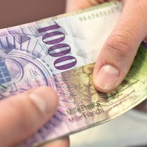 Weniger Boni: In der Bankenbranche hat das Umdenken begonnen. (Bild: Keystone)