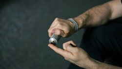 Wer will, kann die Paste auch direkt vom Finger naschen: Das nennt sich der «No Normal Espresso».