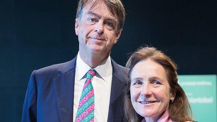 familien-hoffmann-und-oeri_0.jpg