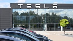 Jüngsten Daten zu den Autoverkäufen zufolge gewinnt Tesla in den USA erneut an Boden.