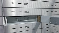 Schliessfächer in einer Bank.
