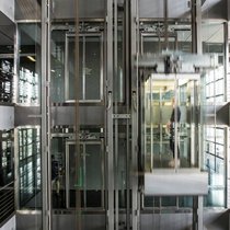 Schindler-Aufzug: Die Verstädterung hilft den Liftbauern.