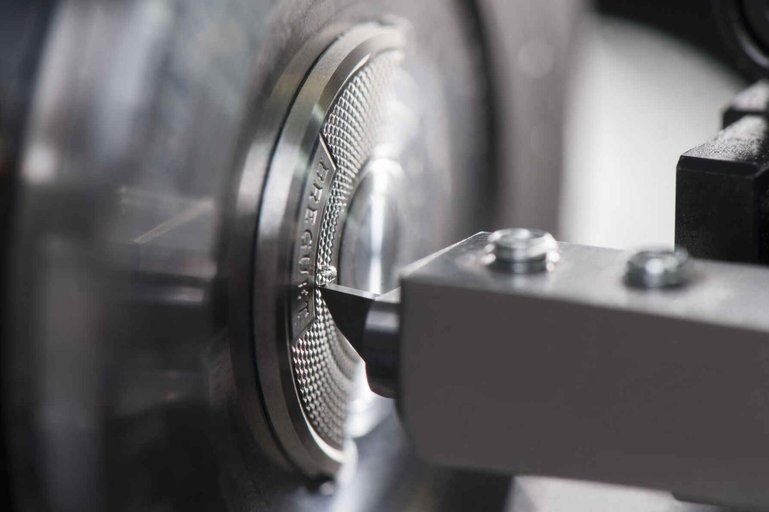 05 Guillochierter Rotor Breguet.jpg