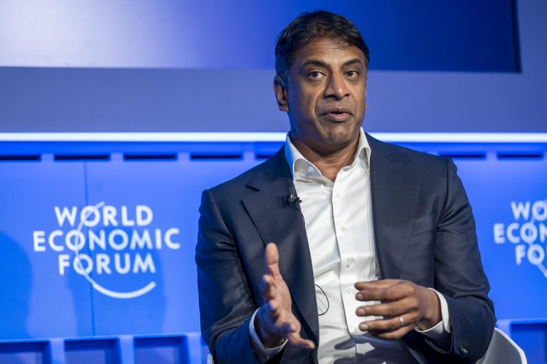 Novartis-CEO Vas Narasimhan hat 2024 über 19 Millionen Franken verdient.