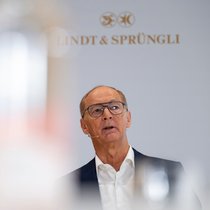 Adalbert Lechner, Group CEO, speaks during the press conference of the full-year results 2025 of the chocolate factory Lindt and Spruengli in Kilchberg, Switzerland, Tuesday, March 10, 2026. (KEYSTONE/Andreas Becker)
Adalbert Lechner, Group CEO, speaks during the press conference of the full-year results 2025 of the chocolate factory Lindt and Spruengli in Kilchberg, Switzerland, Tuesday, March 10, 2026. (KEYSTONE/Andreas Becker)
