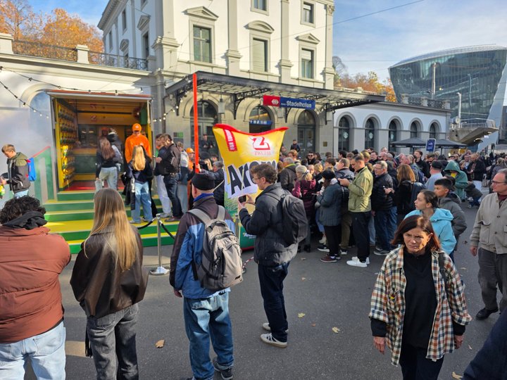 Aromat-Chips: Warteschlange Stadelhofen