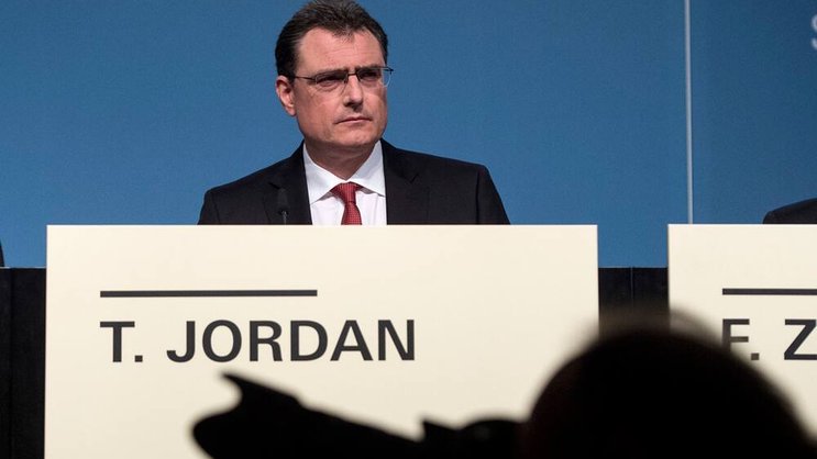Thomas Jordan: Der SNB-Prädident rechtfertigt die Intervention am Devisenmarkt. Keystone
