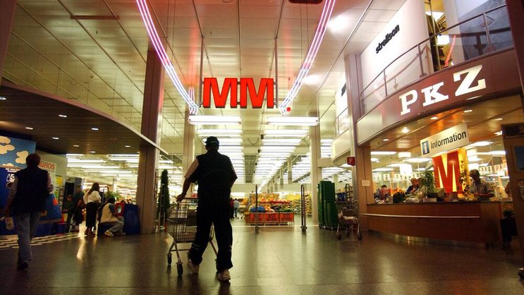 Mehr Frühpensionierungen beim Migros Kader sorgen für Know-how-Verlust. bloomberg