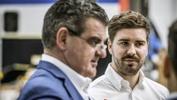 Sohn Lucas Spuhler hat offenbar Peter Spuhlers Passion für die Kulinarik vererbt bekommen.