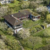 Erbaut wurde das Haus 1933. Es entspricht nicht mehr heutigen Standards.
