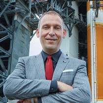 «Wir haben genug Geld, mehr als jede andere Organisation auf der Erde»: Thomas Zurbuchen auf der Startrampe der Delta IV Heavy.