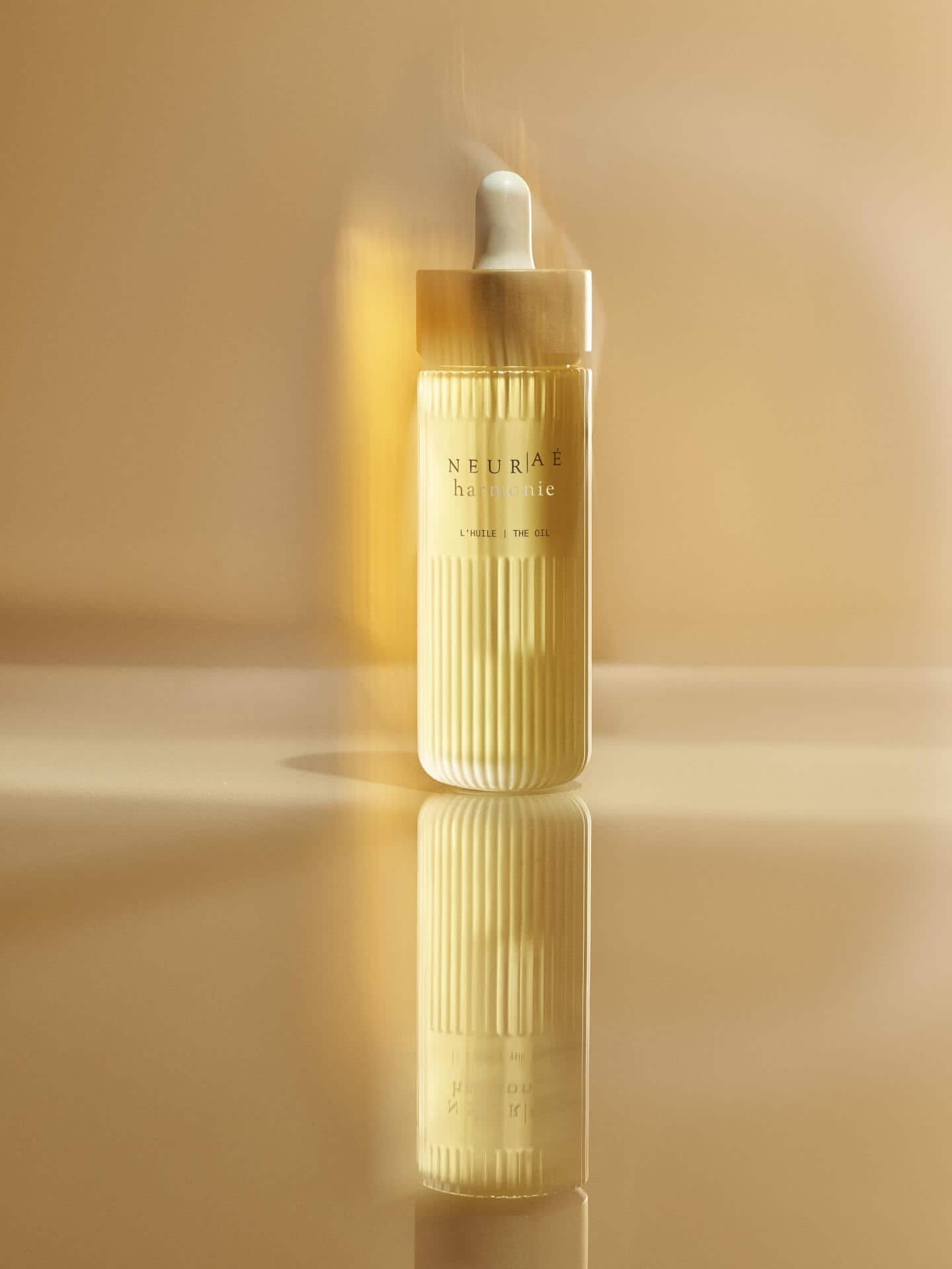 Neuraé: Serum Harmonie mit Extrakten aus Alpen-Helmkraut, rotem Indigo und Eperua, 50 ml, Fr. 155.–.