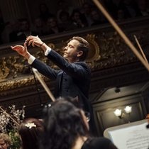 Nur einmal im Jahr dirigiert der heutige Unternehmensberater ein Orchester – für einen guten Zweck.