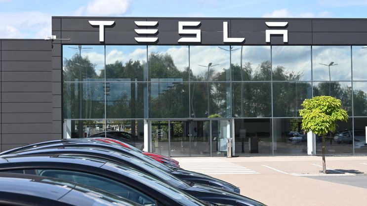 Jüngsten Daten zu den Autoverkäufen zufolge gewinnt Tesla in den USA erneut an Boden.