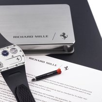 Modell von 2024 eines italienischen Sammlers mit allen Papieren und in der Originalbox: Richard Mille RM UP-01 Ferrari.