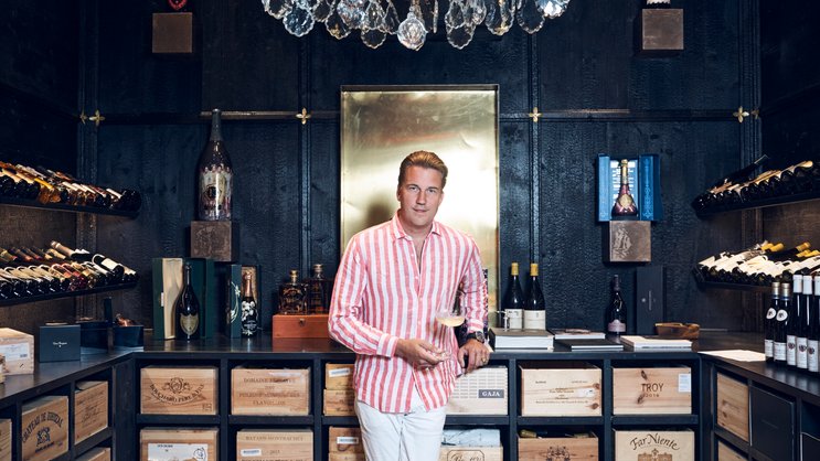 Antoine Konrad aka DJ Antoine in seinem privaten Rotweinkeller in Biel-Benken. In seinem Club «House of Wine» hat er noch einen Weissweinkeller – mit tiefen Temperaturen, versteht sich.