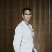 Philipp Budiman hat 2012 Montredo, einen Onlineshop für Luxusuhren, mitgegründet. Seit 2021 ist er CEO bei Les Ambassadeurs und Watches of Switzerland.