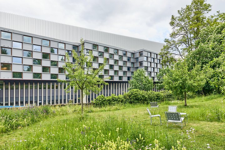 Die ISP Electro Solutions AG, eine Konzerngesellschaft der BKW, sorgt in der Frauenklinik für Strom.