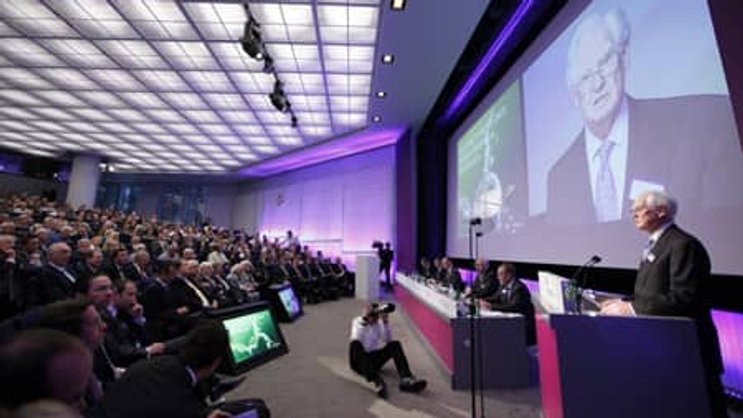 Auf der Gewinnerseite: Präsident Robert Cawthorn bei der Actelion-Generalversammlung. (Bild: Keystone)