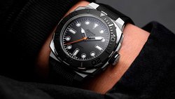 Alpina × TRTS Seastrong Diver

Gehäuse: 39 mm, Edelstahl;
Werk: AL-520;
Gangreserve: 38 h;
Preis: 2195 Fr.