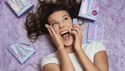 Schauspielerin Millie Bobby Brown lancierte mit 14 Jahren – damals selbst noch ein Teen – ihre Beauty-Marke.