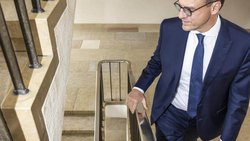 Seit acht Jahren oben: Drei Studienabschlüsse (Chemie, Jura, Ökonomie) – und Konzernchef mit Stamina: Swiss-Life-CEO Patrick Frost.